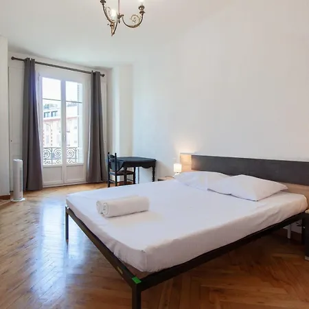 Bright 2-bedroom - La Liberation Apartamento *